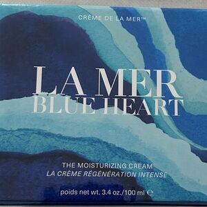 La Mer - (the moisturizing cream) in Blue Heart Packaging